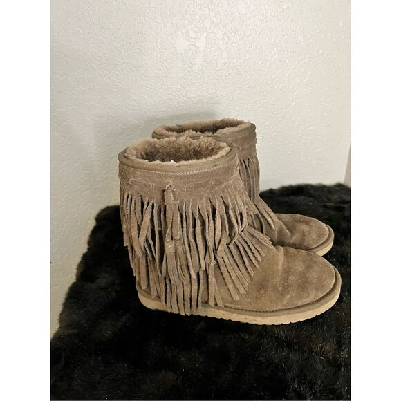 Koolaburra Brown Fringe Suede 9 Winter Women's Boots Uggs - Picture 1 of 6